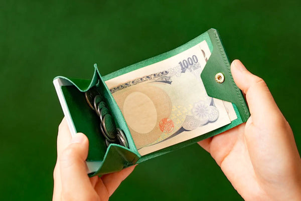 シナプシス イエスの小さな箱 カード枚数未確認です 小さくて使いやすい財布 mini Sについて – usfl
